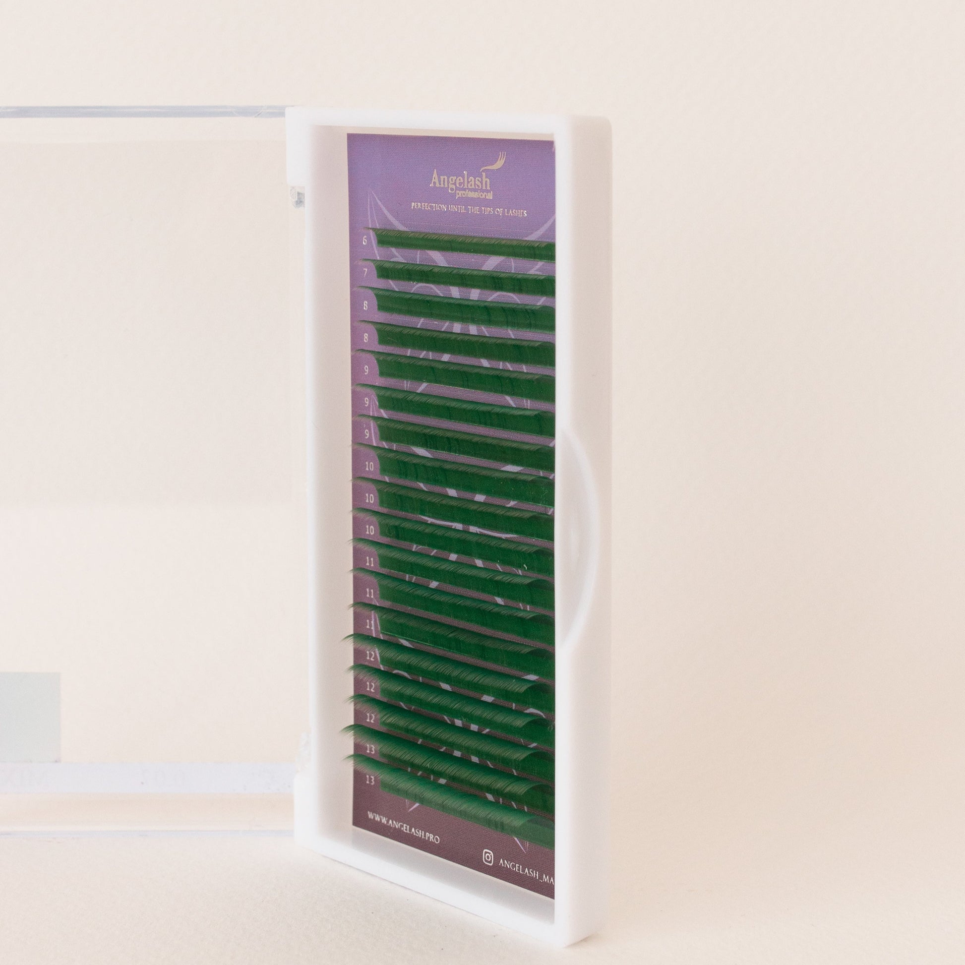Angelash_green_lash_extensions_in_white_case