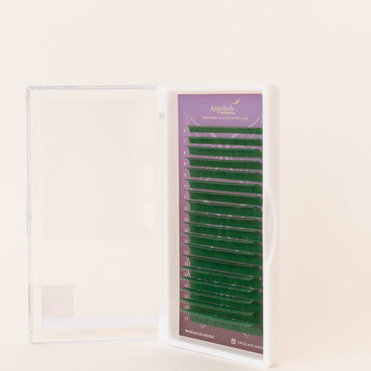 Angelash_green_colored_eyelash_extensions_in_plastic_tray